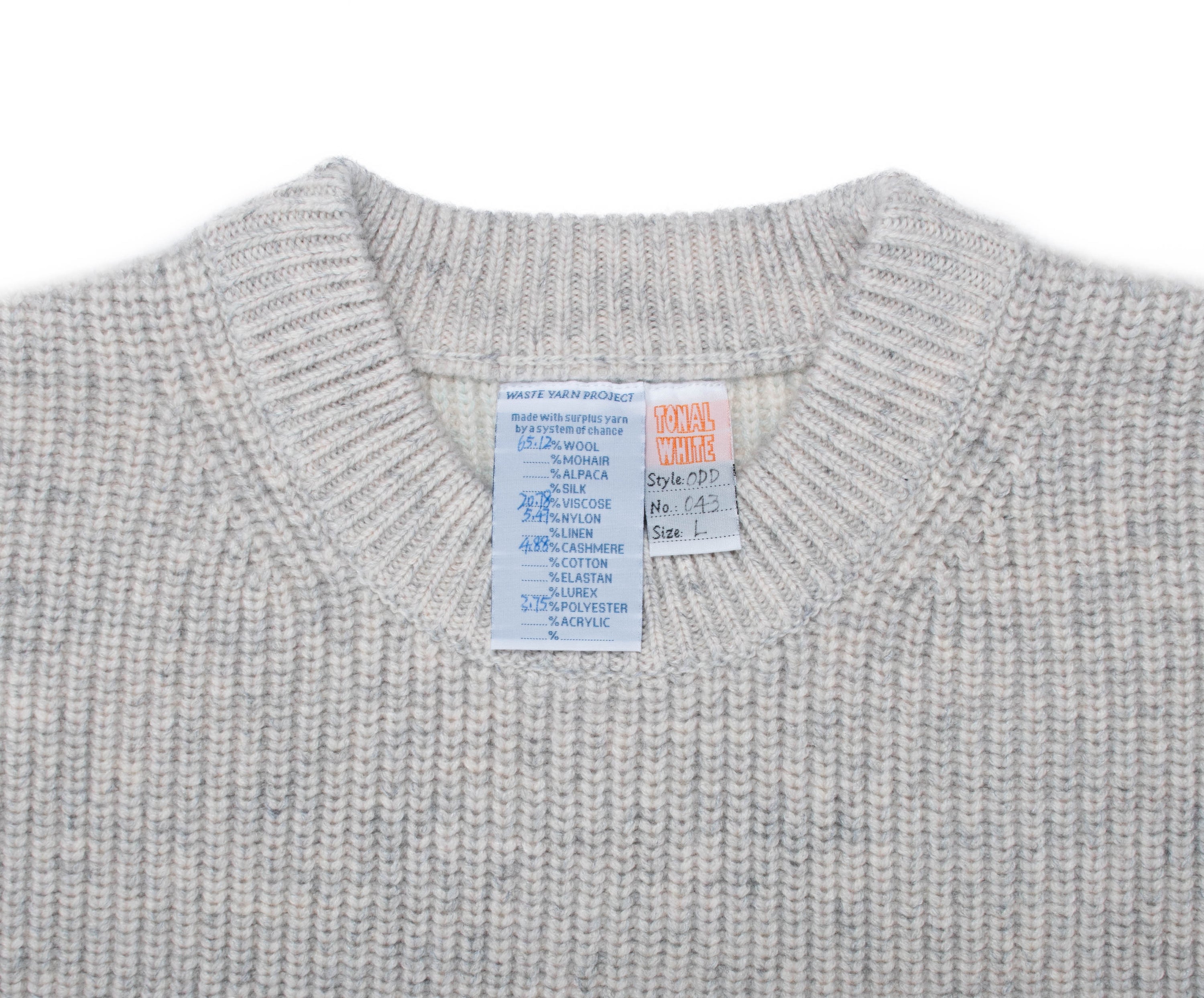 ODD WHITE 043 L
